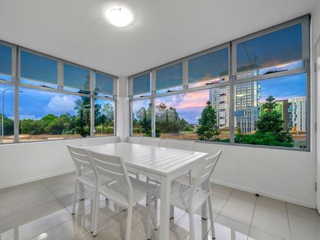 Furnished Two Bedroom In Great Inner-City Location - Photo 3