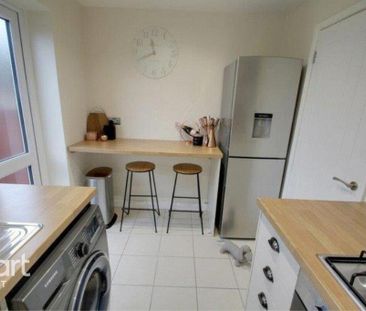 2 bedroom terraced house to rent - Photo 4