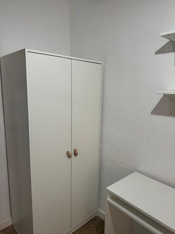 Carrer de Juan Castelló, Valencia, Valencian Community 46009 - Photo 4