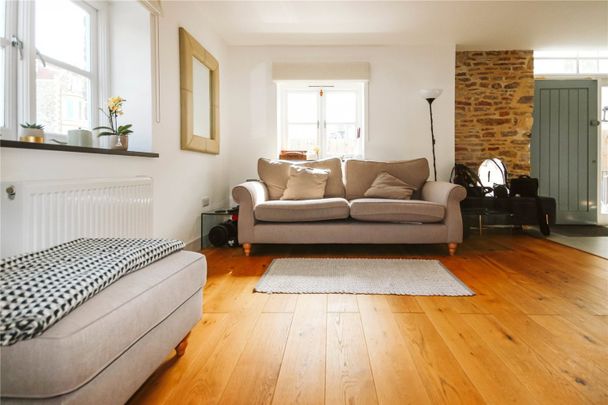 Cotebank Mews, - Photo 1