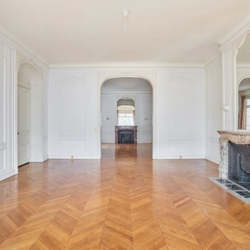 Appartement • Triangle d'Or - Photo 1