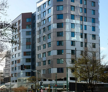 Welcome home to 135 Victoria Street - Photo 6