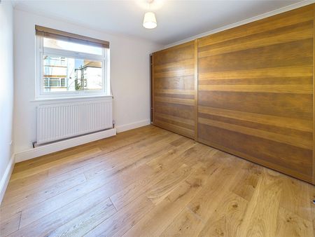 Manor Road, Twickenham, TW2 - Photo 3