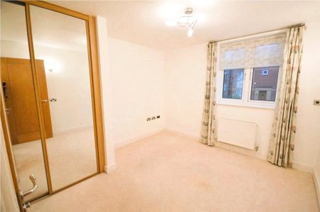 2 Bedroom Flat / Apartment - Fraser Gardens, Winchester - Photo 4