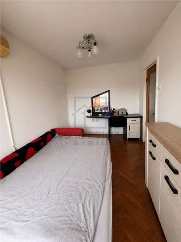 Apartament de inchiriat in Sibiu - 3 camere, decomandat, cu balcon, Bd. Mihai Viteazu de inchiriat - Photo 5