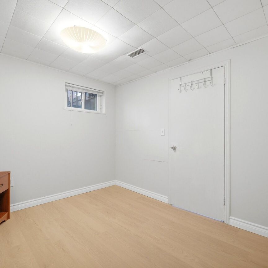 For Lease - 1926 Reiss Court, Mississauga, Ontario - Photo 1