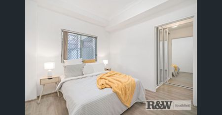 1 Bedroom unit with spacious Courtyard! - Photo 3