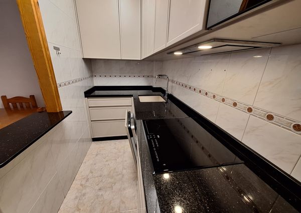 Ref.7505 2-Bedroom Apartment Just 300m from the Beach