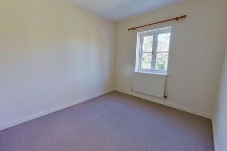 3 bedroom end of terrace house to rent - Photo 4