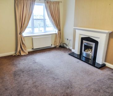 3 bed Town House - To Let - Photo 1