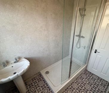 3 bedroom terraced house to rent - Photo 6