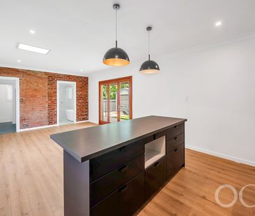 Open the Door to Light, Comfort & Everyday Convenience - Photo 5