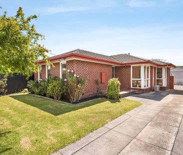 Spacious 4 Bedroom + Study Family Home in Prime Keysborough Location - Photo 6