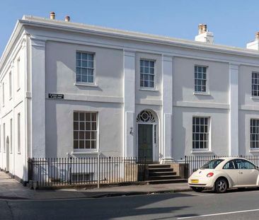 St Georges Terrace, Cheltenham, GL50 - Photo 3