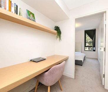 LIGHT FILLED TWO BEDROOM APARTMENT - Photo 5