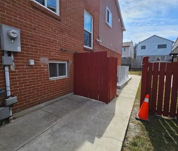 For Lease - 40 Judith Crescent, Brampton, Ontario - Photo 4