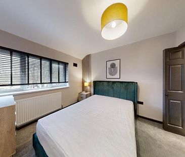 1 bedroom in a house share to rent - Photo 1