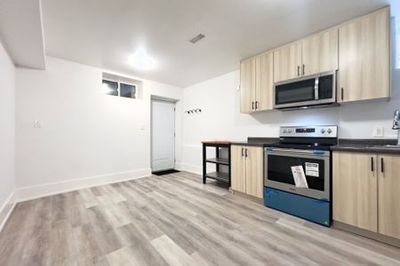 For Lease - 33 Lawlor Avenue Unit# Lower, Toronto, Ontario - Photo 4