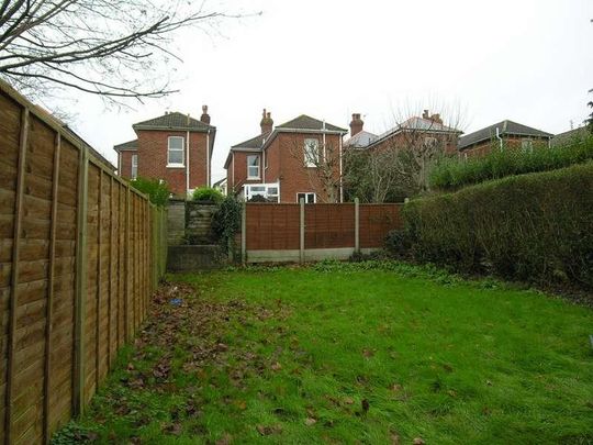 Bedroom House In Winton, BH9 - Photo 1