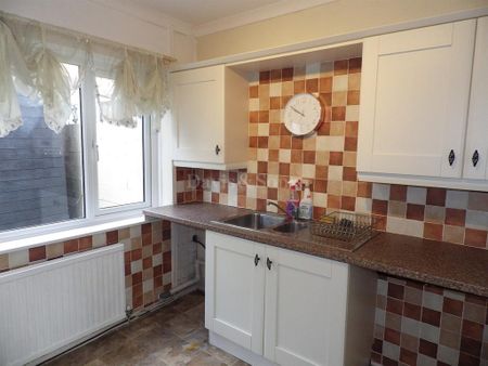 2 bedroom terraced house to rent - Photo 2