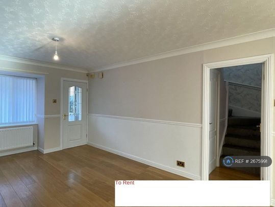 3 bedroom semi-detached house to rent - Photo 1