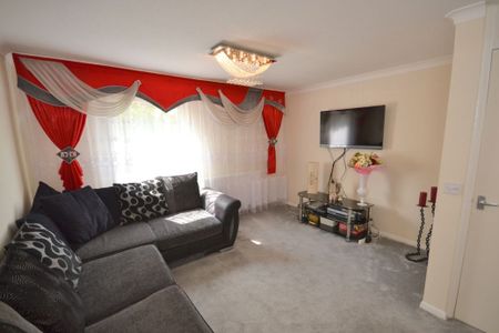 Immaculate One Bedroom Apartment to let in Southfields, Northampton - Photo 4