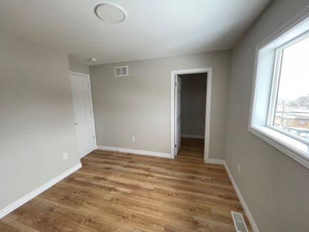 For Lease - 130 Terrace Hill Street Unit# Rear, Brantford, Ontario - Photo 2