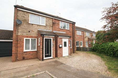 Styles Close Bradwell, Great Yarmouth - Photo 3