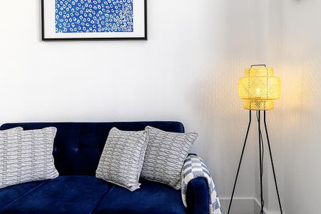 2 bedroom flat to rent - Photo 2