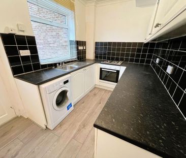 2 bedroom terraced house to rent - Photo 3