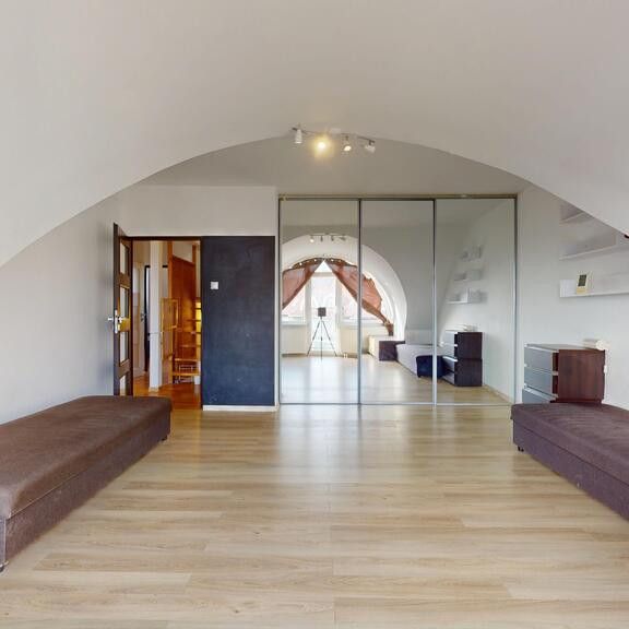 Przecław, 6pok., 2 piwnice, balkon - Photo 1