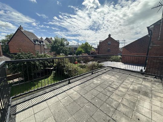 3 bedroom semi-detached house to rent - Photo 1