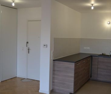 location Appartement T2 DE 51.1m² À VELIZY-VILLACOUBLAY - Photo 3