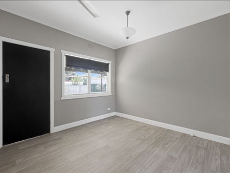 FAMILY HOME - Photo 2