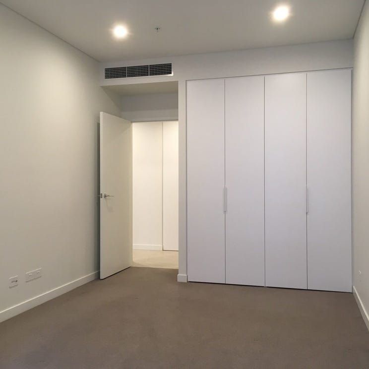 Fully Furnitured /Space and style in an exclusive development 'The Finery' - Photo 1