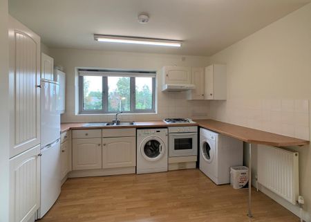 2 bedroom flat to rent - Photo 4