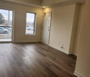 Two bedroom townhouse for rent Pickering - Photo 2