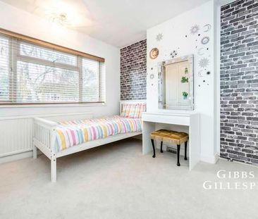 St. Michaels Crescent, Pinner, HA5 - Photo 4