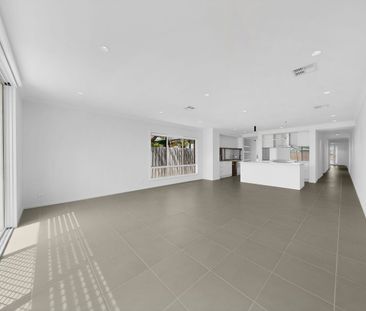 New, light and bright! - Photo 2