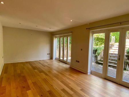 5 bedroom detached house to rent - Photo 3