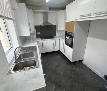 4 Bed Semi-Detached House, Marionville Drive, EH7 - Photo 1