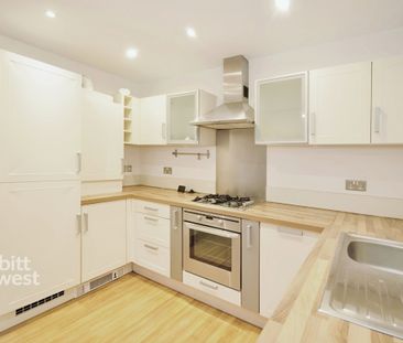 2 bedroom flat to rent - Photo 2