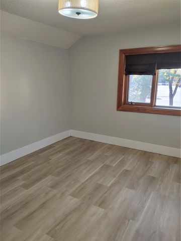 1937 TORONTO 3 BEDROOMS - Photo 5