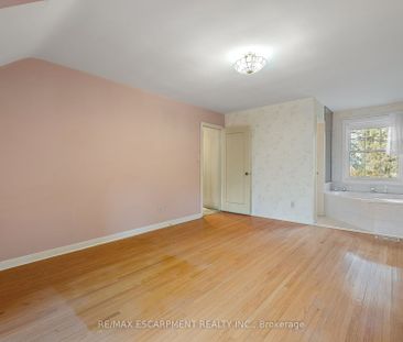 Detached Home For Lease | W8030076 - Photo 3