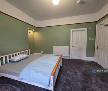 1 bedroom in a house share to rent - Photo 5