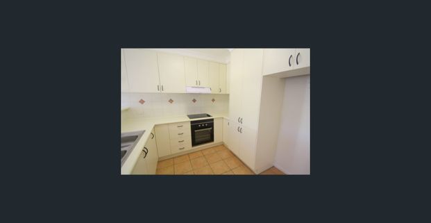 PERFECTLY POSITIONED JETTY TOWNHOUSE - Photo 1