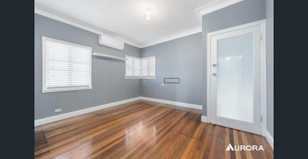 Charming 3-Bedroom home in Tarragindi - A Perfect Blend of Comfort and Convenience! - Photo 3