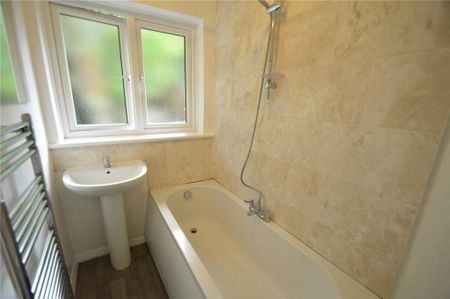 3 bedroom terraced house to rent - Photo 4