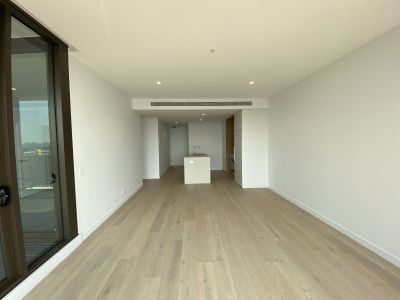 Stylish Living Meets Ultra Convenience - 2 BED - Photo 1