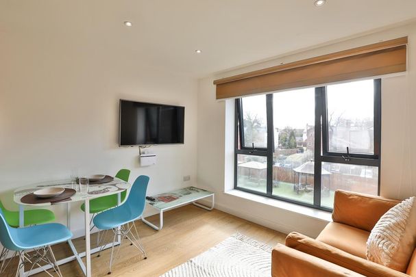 Studio to rent - Photo 1